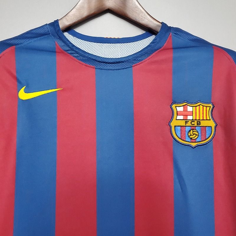 Retro FC Barcelona 2005-2006 home UCL edition image 4