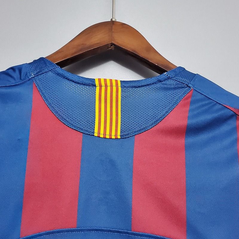 Retro FC Barcelona 2005-2006 home UCL edition image 5