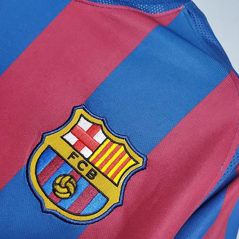 Retro FC Barcelona 2005-2006 home UCL edition image 8