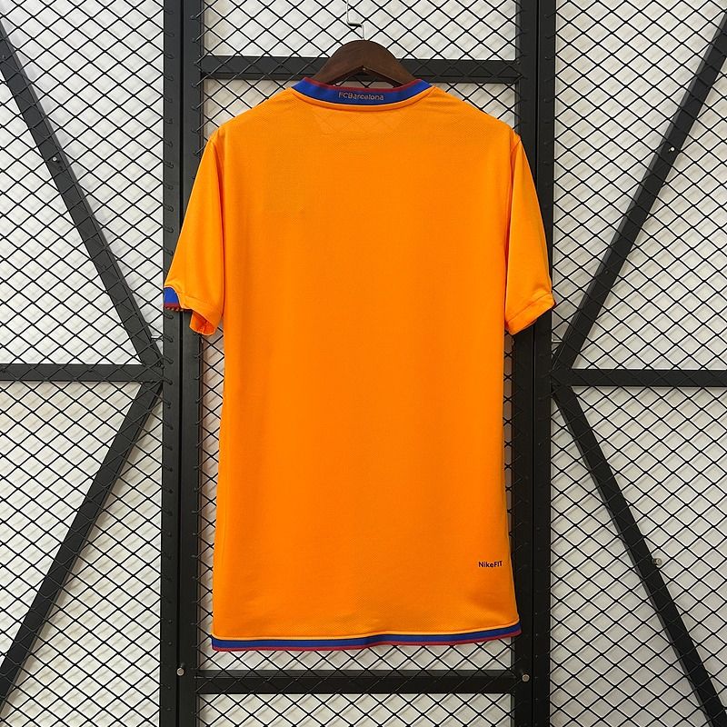 Retro FC Barcelona 2006-2007 away image 2