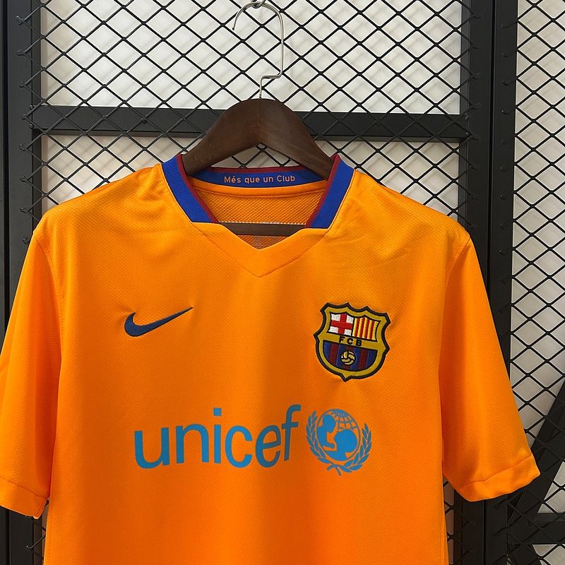 Retro FC Barcelona 2006-2007 away image 3