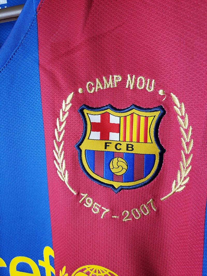 Retro FC Barcelona 2007-2008 home image 6