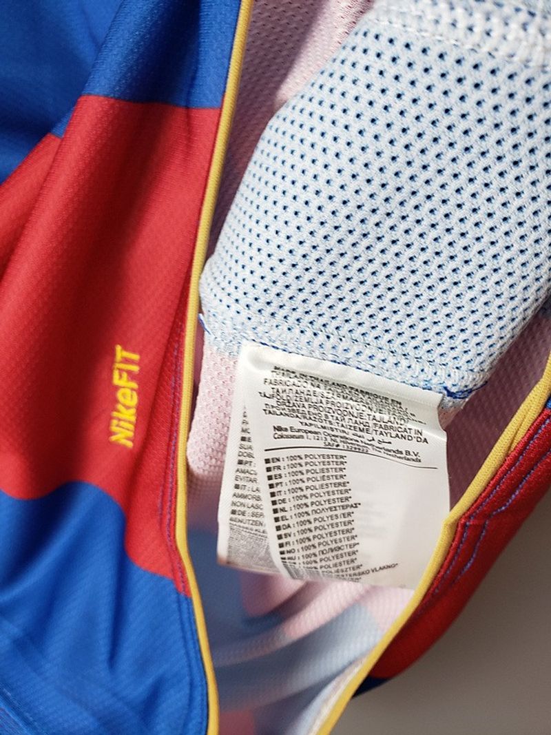 Retro FC Barcelona 2007-2008 home image 8