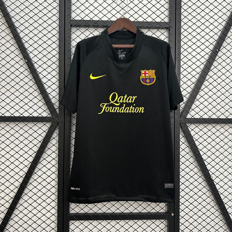Retro FC Barcelona 2011-2012 away