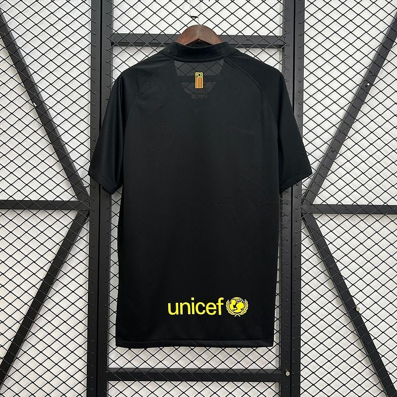 Retro FC Barcelona 2011-2012 away image 2