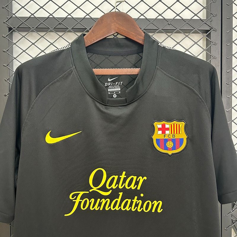Retro FC Barcelona 2011-2012 away image 3