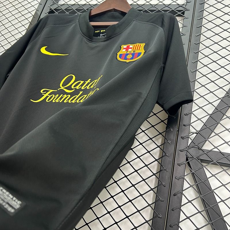 Retro FC Barcelona 2011-2012 away image 5
