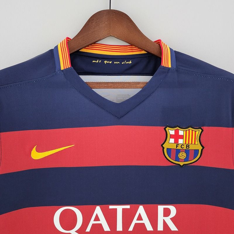 Retro FC Barcelona 2015-2016 home image 4