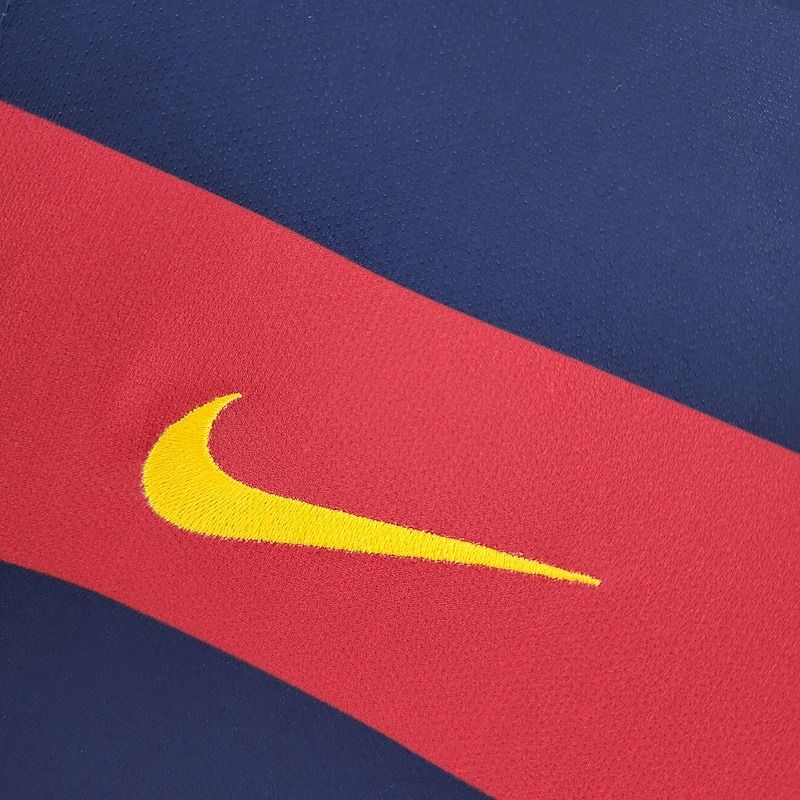 Retro FC Barcelona 2015-2016 home image 9