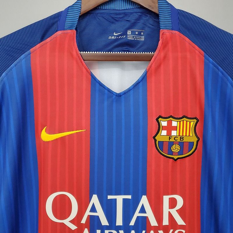 Retro FC Barcelona 2016-2017 home image 3