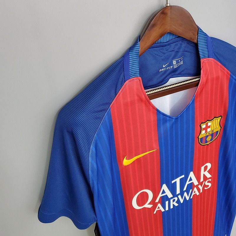 Retro FC Barcelona 2016-2017 home image 5