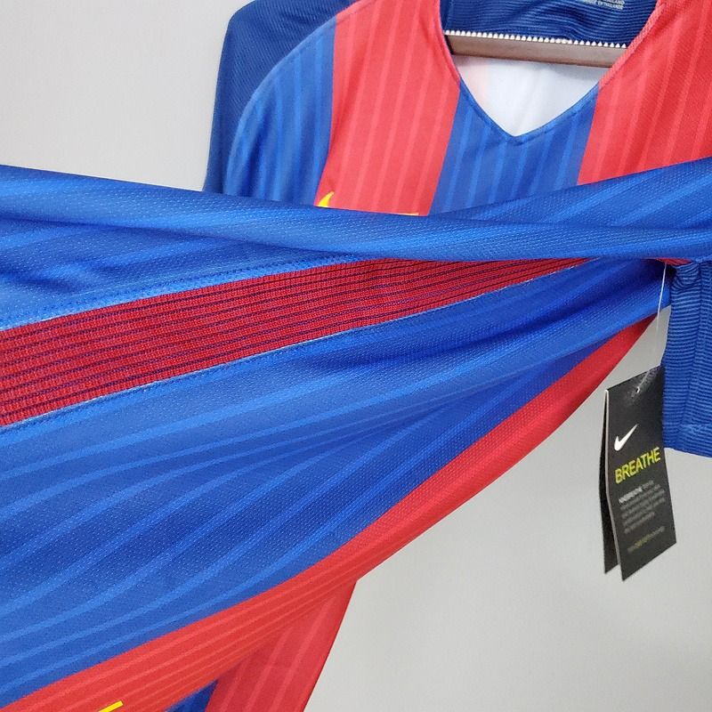 Retro FC Barcelona 2016-2017 home image 6