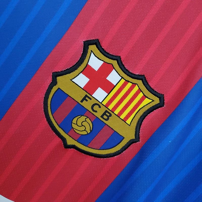 Retro FC Barcelona 2016-2017 home image 7