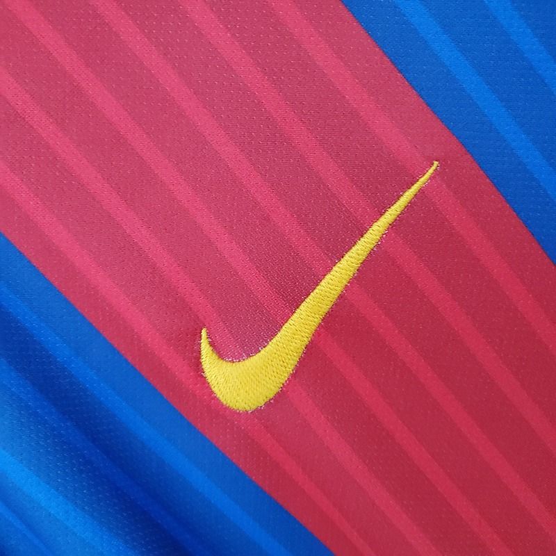Retro FC Barcelona 2016-2017 home image 8