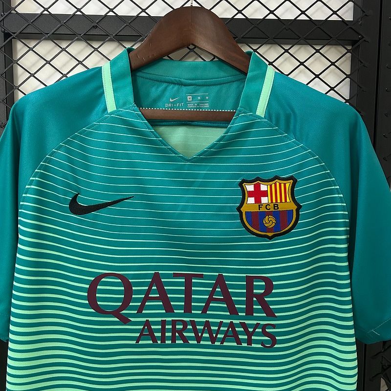Retro FC Barcelona 2016-2017 third away image 3