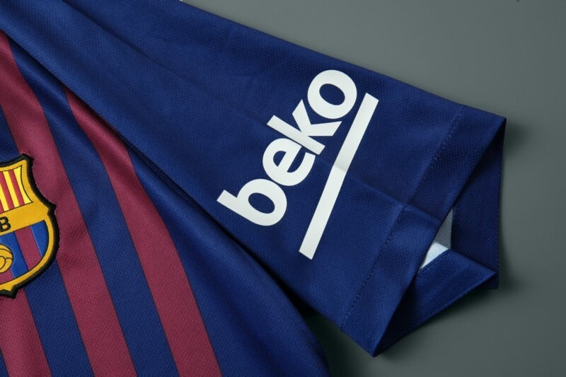 Retro FC Barcelona 2018-2019 home image 2