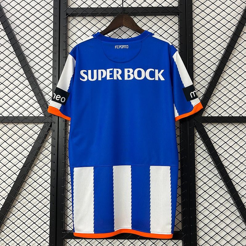 Retro FC Porto 2010-2011 home image 2