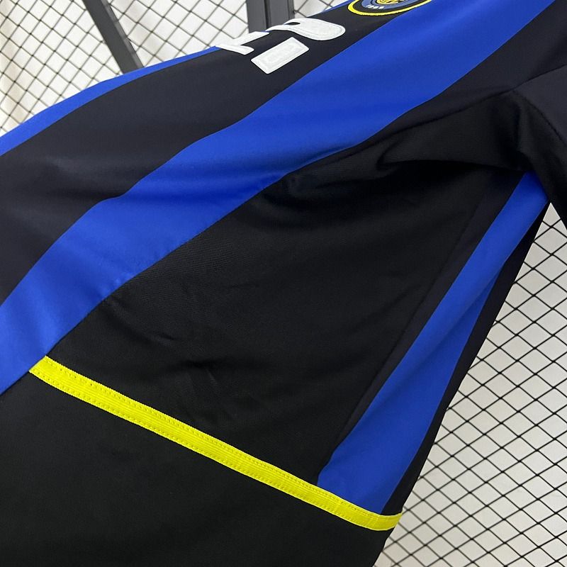 Retro Inter Milano 2002-2003 home image 7