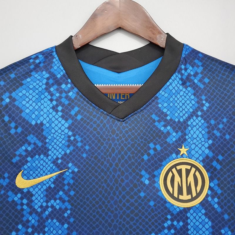 Retro Inter Milano 2021-2022 home image 4