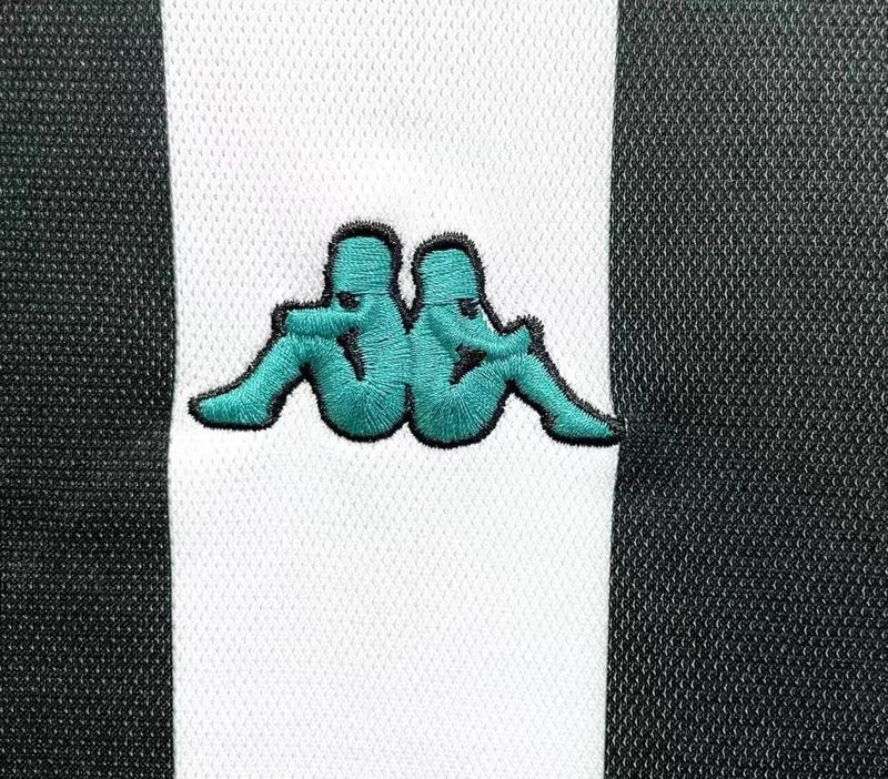 Retro Juventus 1992-1994 home image 5