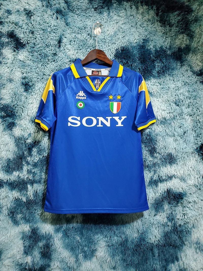 Retro Juventus 1995-1996 home