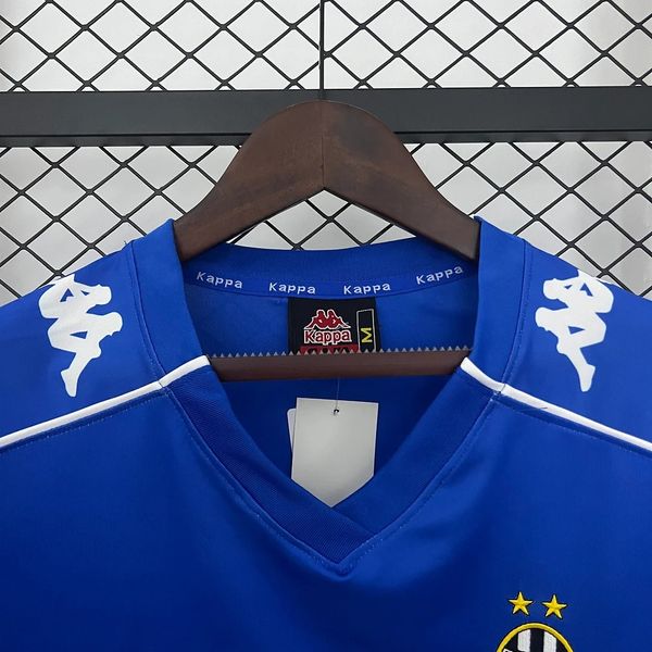 Retro Juventus 1999-2000 away image 3