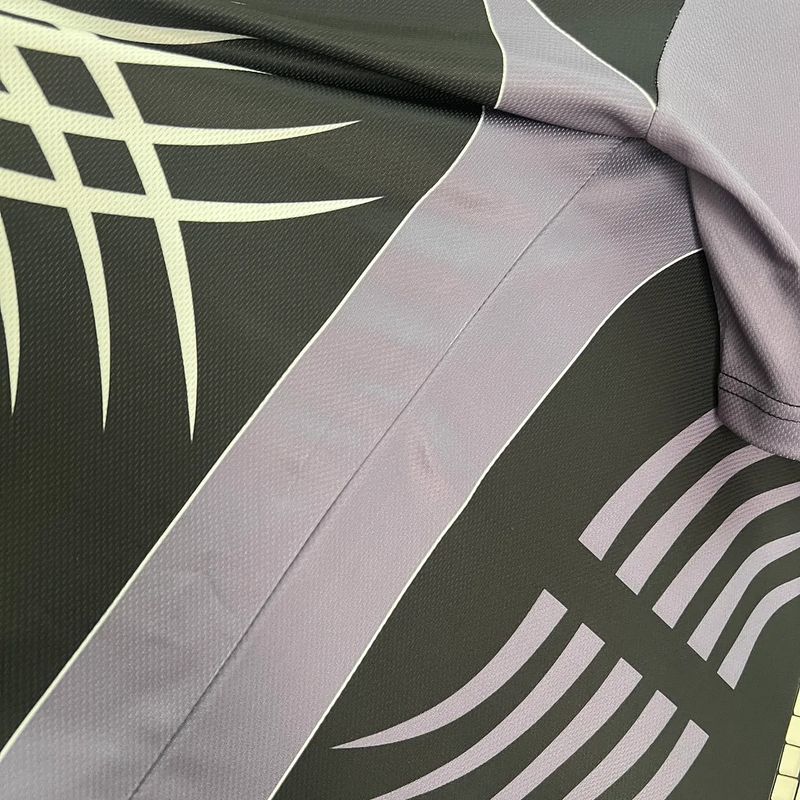 Retro Juventus 2001-2002 away image 6