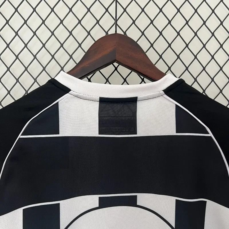 Retro Juventus 2002-2003 home image 4