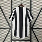 Retro Juventus 2004-2005 home image 2