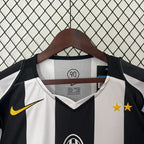 Retro Juventus 2004-2005 home image 3