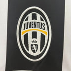 Retro Juventus 2004-2005 home image 6