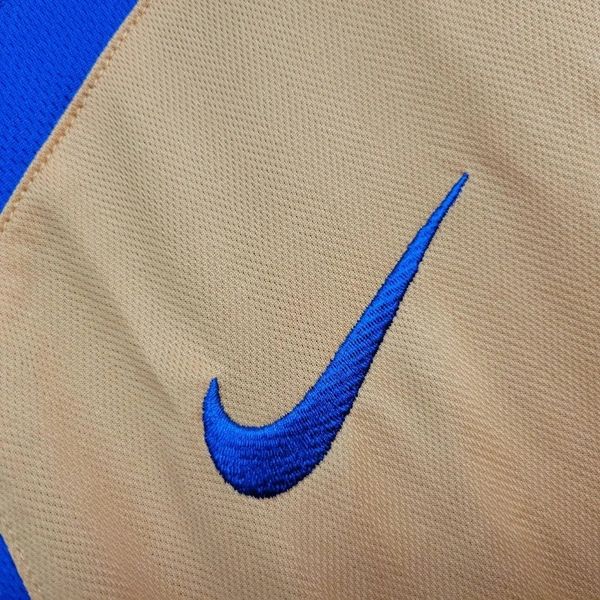 Retro Juventus 2005-2006 third away image 7