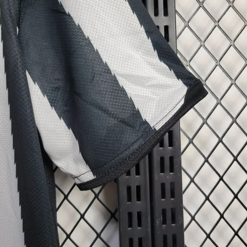 Retro Juventus 2010-2011 home image 5