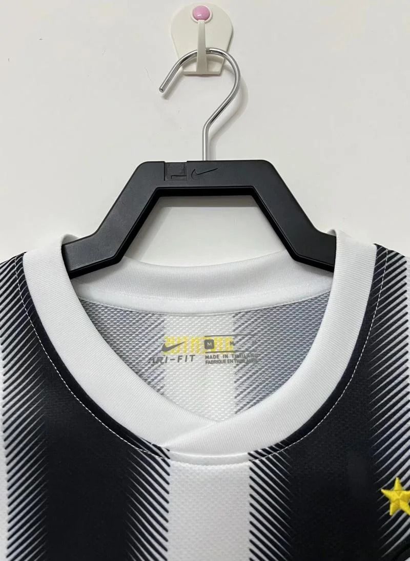 Retro Juventus 2011-2012 home image 3