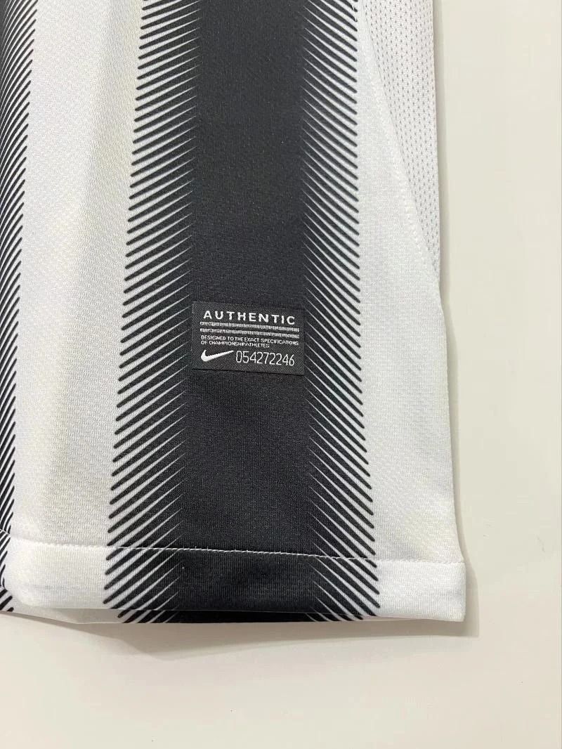 Retro Juventus 2011-2012 home image 6