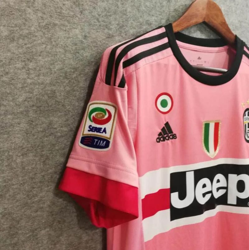 Retro Juventus 2015-2016 away image 3