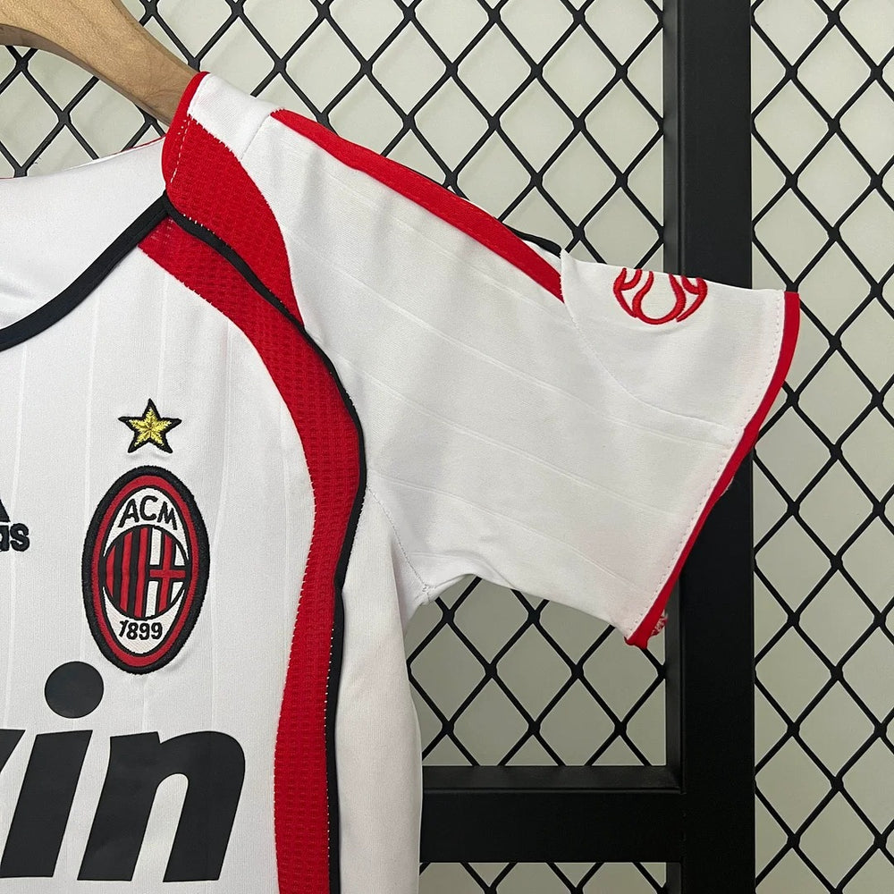 Retro Kids AC Milan 2006-2007 away image 5