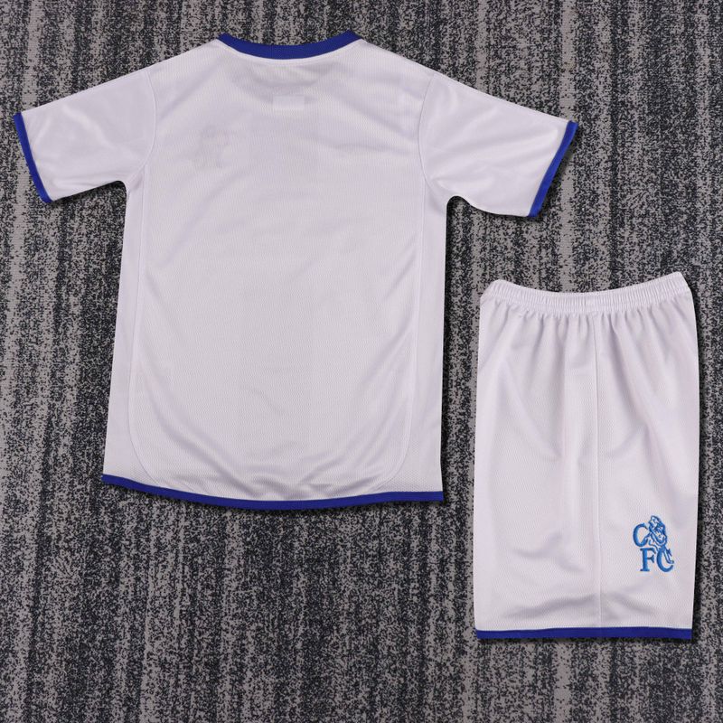 Retro Kids Chelsea FC 2003-2005 away image 2