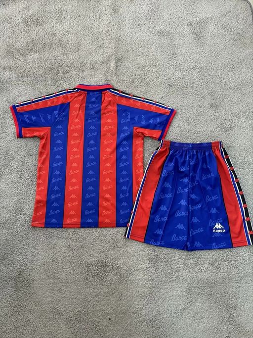Retro Kids FC Barcelona 1996-1997 home image 2