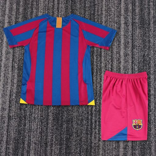 Retro Kids FC Barcelona 2005-2006 home image 2
