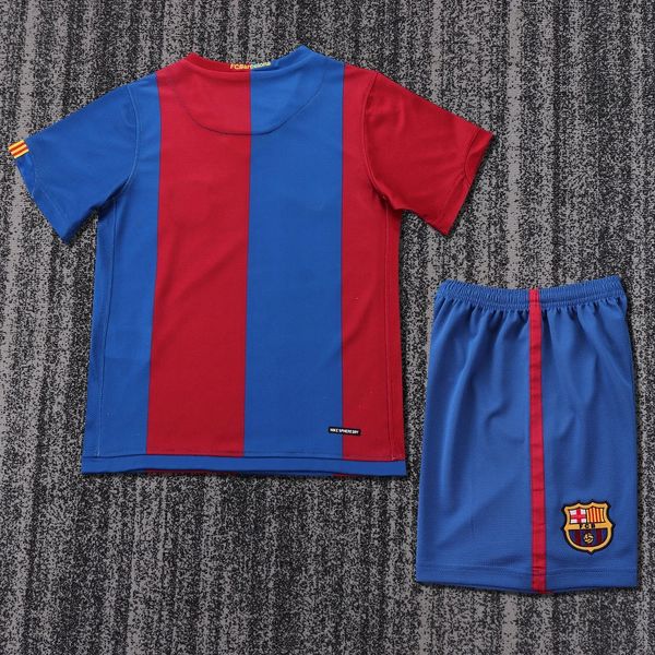 Retro Kids FC Barcelona 2006-2007 home image 2