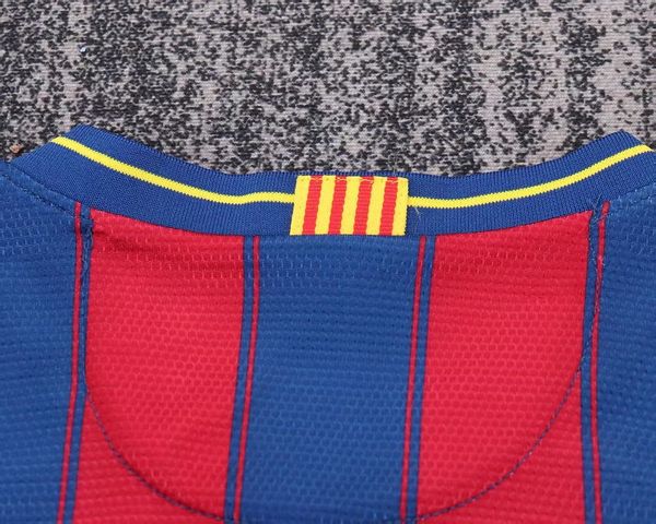 Retro Kids FC Barcelona 2009-2010 home image 4