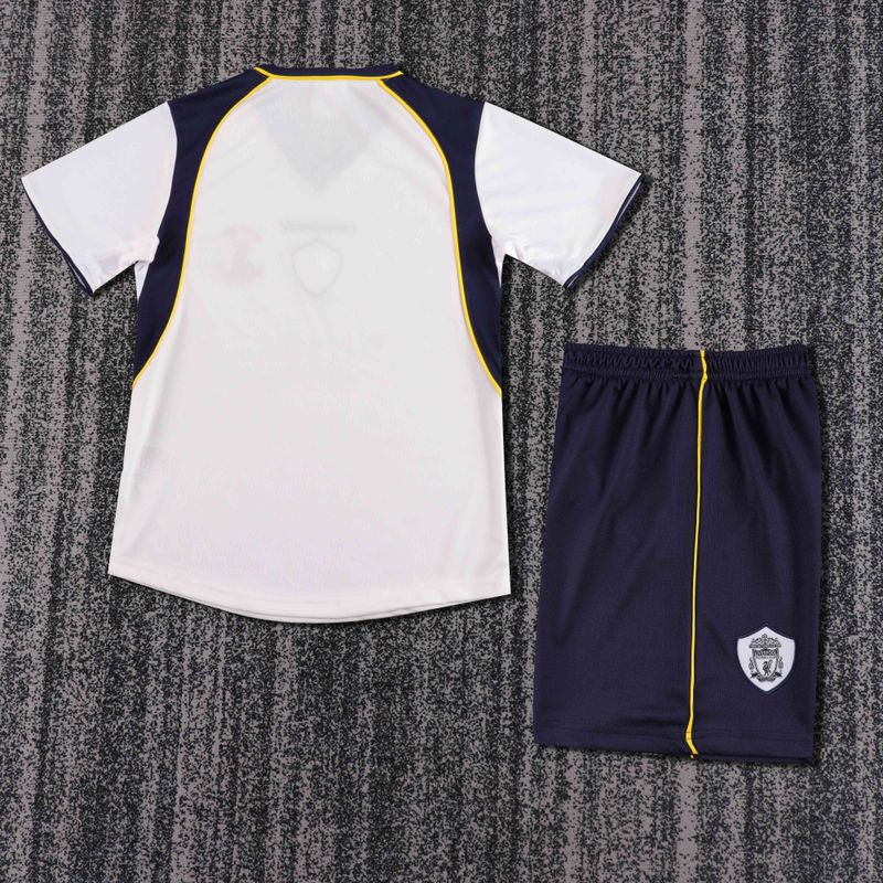 Retro Kids Liverpool FC 2001-2002 away image 2