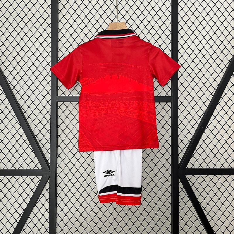 Retro Kids Manchester United 1994-1996 home image 2