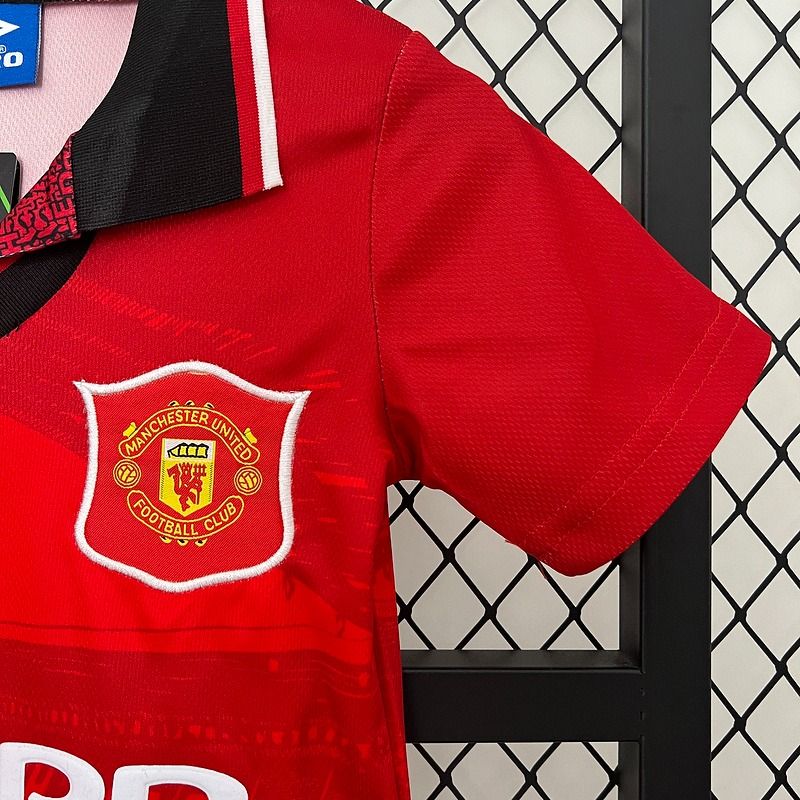 Retro Kids Manchester United 1994-1996 home image 5