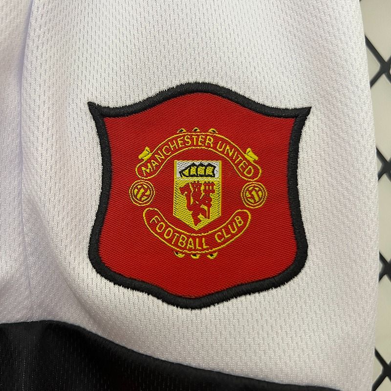 Retro Kids Manchester United 1994-1996 home image 8