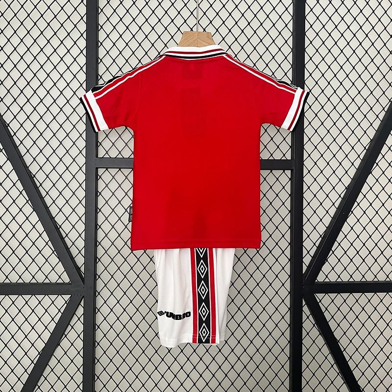 Retro Kids Manchester United 1998-1999 home image 2