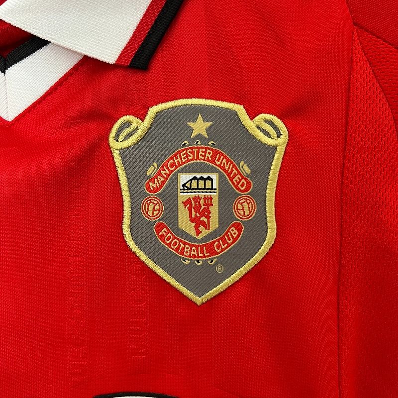 Retro Kids Manchester United 1999-2000 home image 7