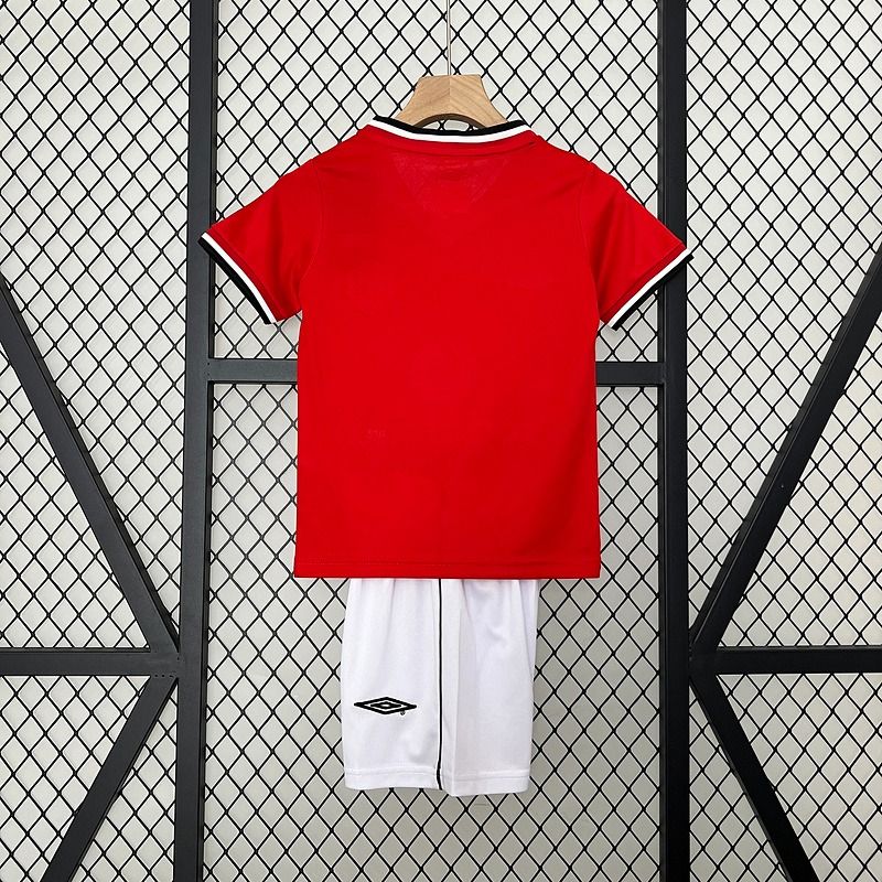 Retro Kids Manchester United 2000-2001 home image 2