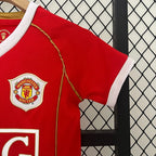 Retro Kids Manchester United 2006-2007 home image 5